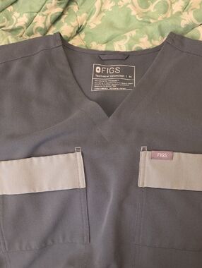FIGS Dark Moss Scrub Top with Light Moss Pocket Trim